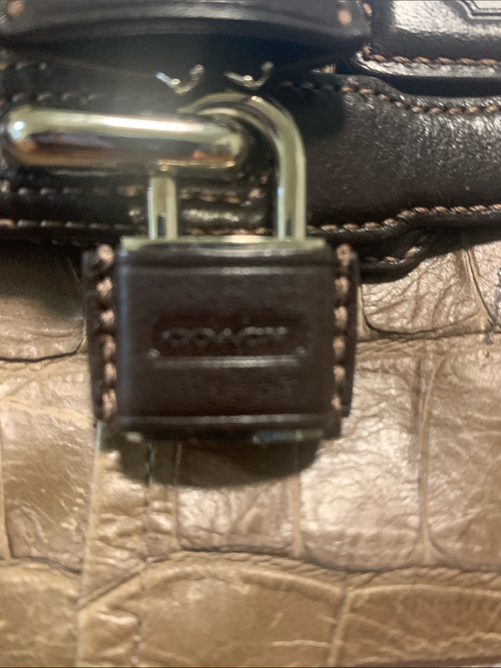 Coach Vintage. Crocodile embossed leather Boston / Satchel with Padlock, key - Picture 14 of 15